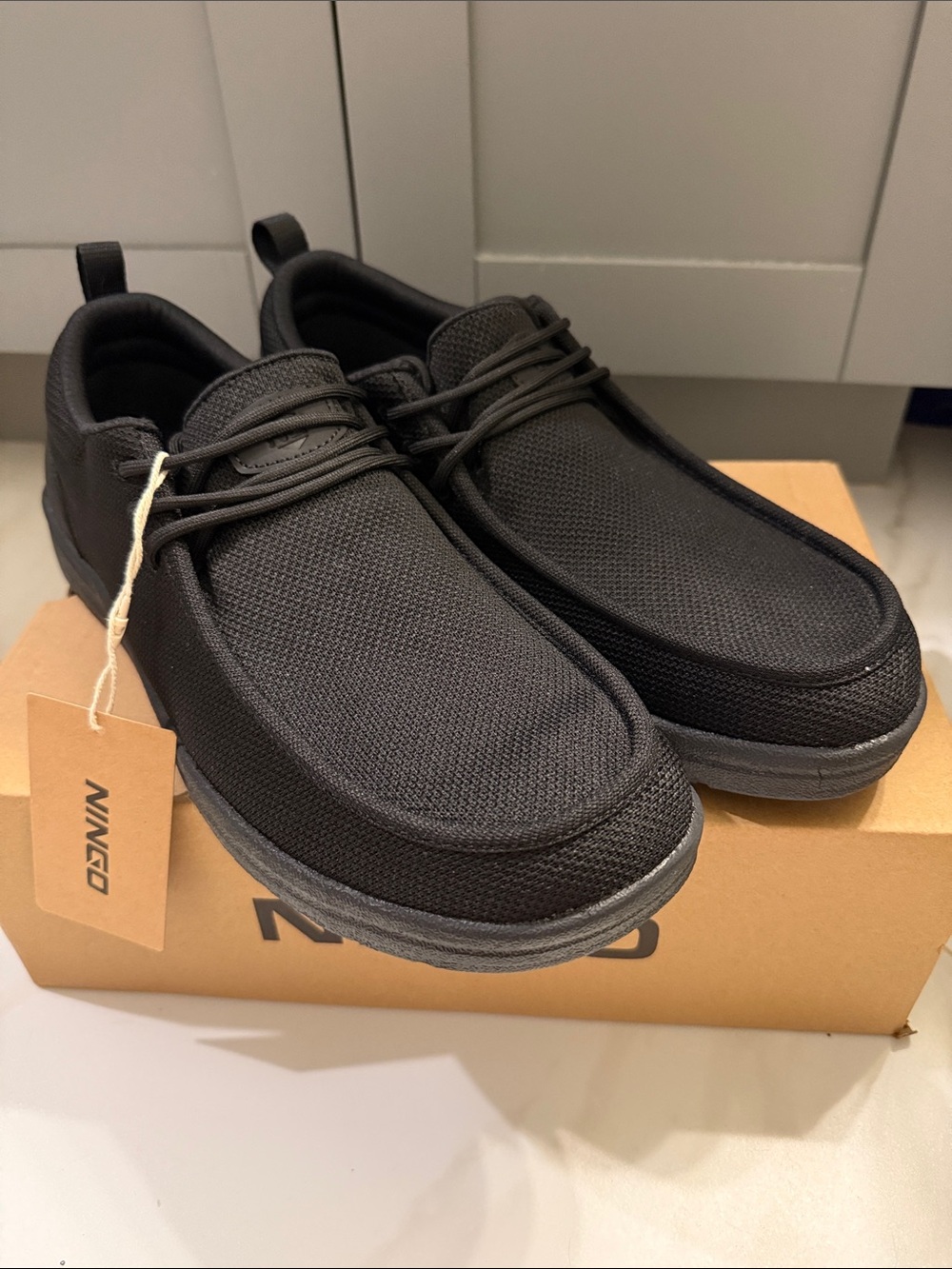 NINGO Non Slip, Lightweight Work Shoes Black Waterproof Slip-On Sz 11 NEW!